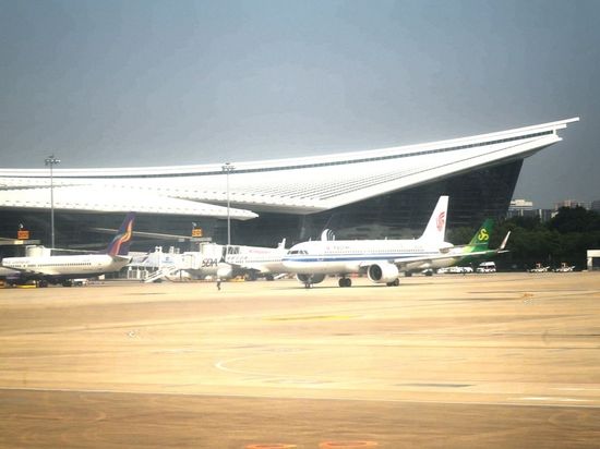 China's civil aviation passenger trips top 61 mln in April