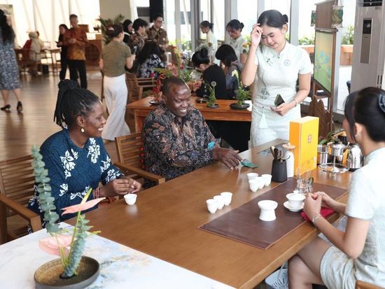 Chinese tea culture event held in Indonesia