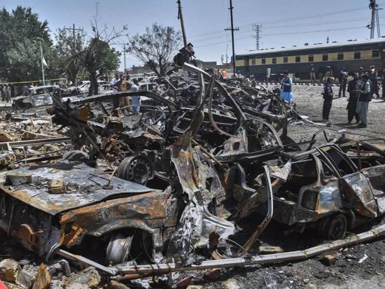 35 killed in Pakistan train blast
