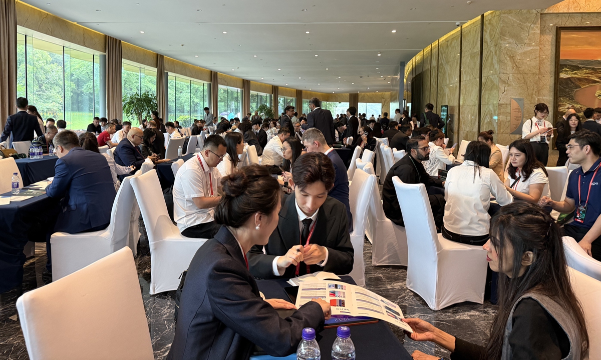 Chinese and Pakistani business representatives communicate during matchmaking sessions at the Pakistan-China B2B Investment Conference in Hangzhou, East China's Zhejiang Province, on May 24, 2026. Photo: Ma Ruiqian