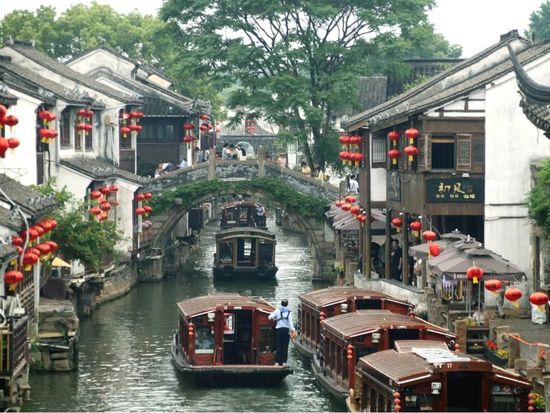 Tourism, culture drive expansion of China's service economy