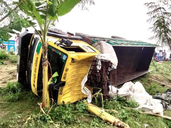 Bangladesh truck accident leaves 15 dead