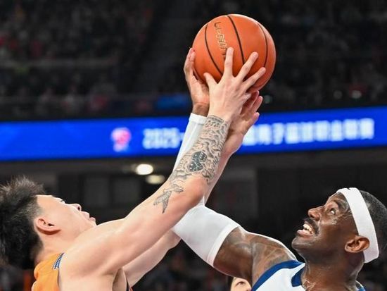 Brandon Goodwin powers Sharks past Lions in Game 1 of CBA Finals