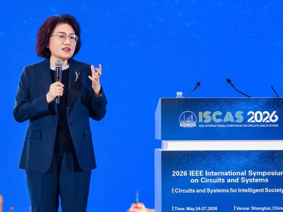 'Keep walking; we will eventually find the right bridges and roads': A dialogue with He Tingbo, Huaw