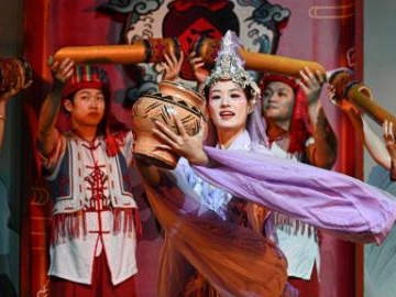 Distinctive traditions of Li and Miao ethnic groups attract tourists in China's Hainan