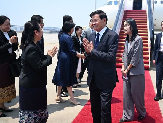 Lao top leader Thongloun arrives in China for five-day state visit