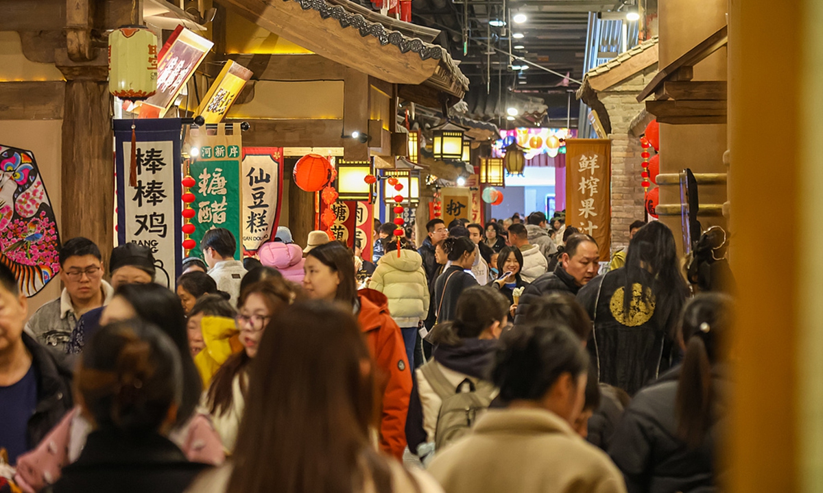 Services sector Photo: VCG