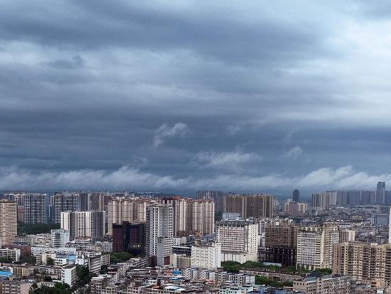 China issues yellow rainstorm, orange mountain torrents alerts