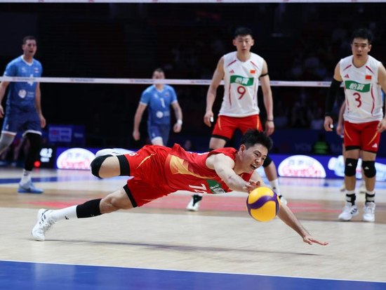 China falls to Slovenia in five-set thriller in men's VNL opener