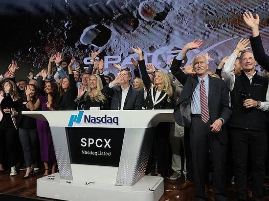 Musk becomes world's first trillionaire after SpaceX IPO