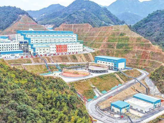 Regulations for Mineral Resources Law takes effect
