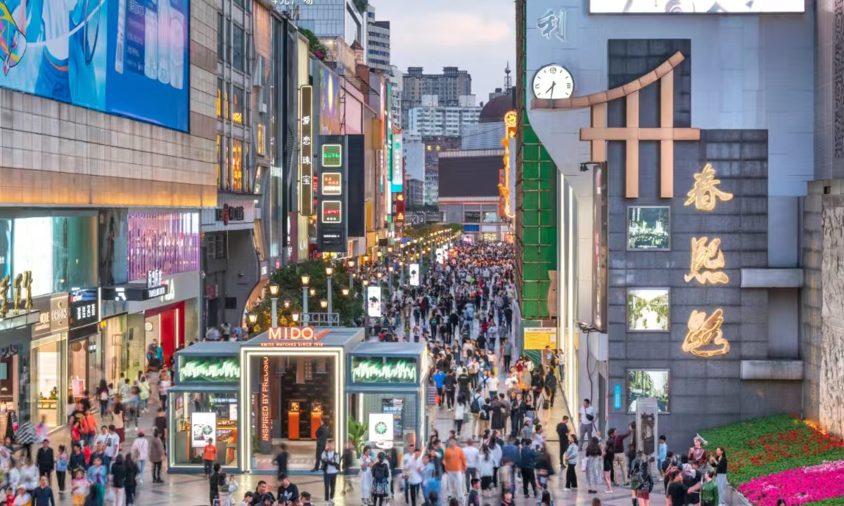 A view of Chunxi Road, a popular shopping area in Chengdu, Southwest China's Sichuan Province  Photo: VCG
