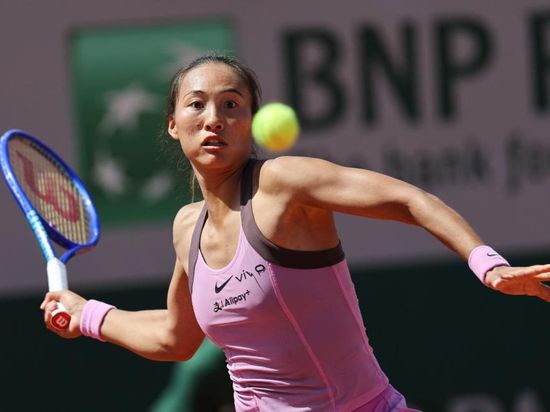 Zheng Qinwen rallies past Sakkari for first grass-court win of season