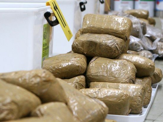 Australian police charge Mexican nationals over 200 kg methamphetamine import