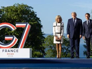G7 summit kicks off against backdrop of massive protest