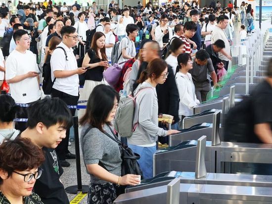 China expects 83 mln railway trips during Dragon Boat Festival travel rush
