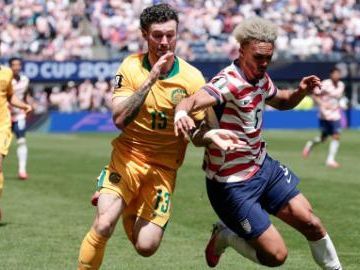 United States secures knockout-stage berth with 2-0 win over Australia (updated)