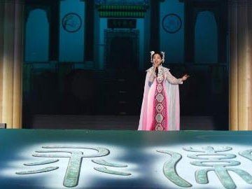 Poetry gathering held in China's Hubei to celebrate Dragon Boat Festival
