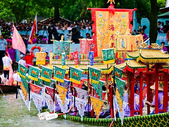 Best moments from 2026 Hangzhou Xixi Dragon Boat Cultural Festival