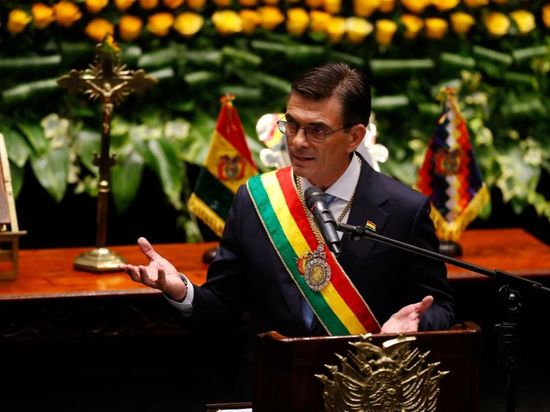 Bolivian president declares state of emergency to restore road traffic