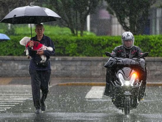 China warns of high flood risks amid heavy rain