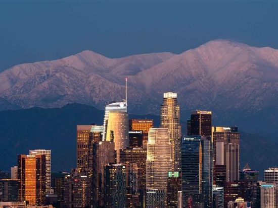 US Los Angeles issues local emergency over ongoing warehouse fire