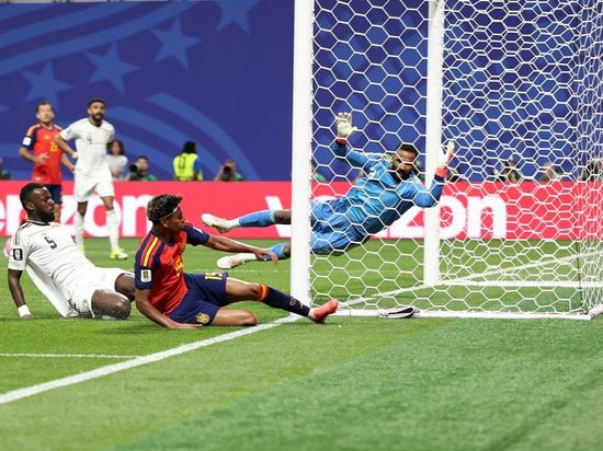Yamal scores, Spain tears Saudi Arabia apart at World Cup