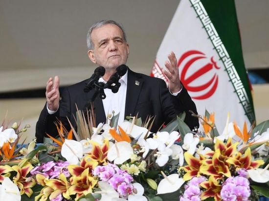 Iranian president arrives in Pakistan