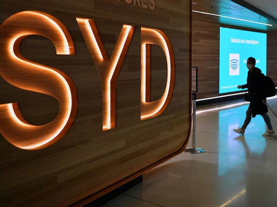Man arrested over bomb hoax at Sydney Airport