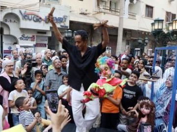 In downtown Cairo, art leaves the stage and meets the people