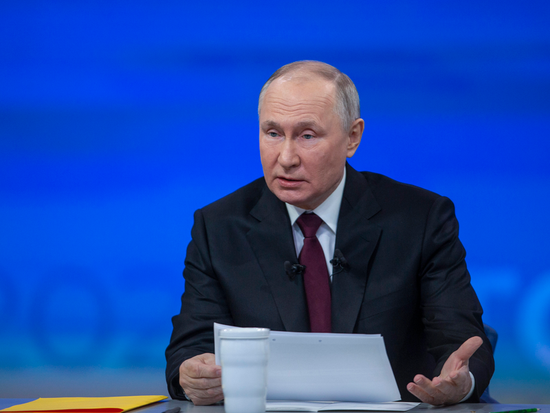 Putin says Russian forces advancing across multiple fronts in Ukraine