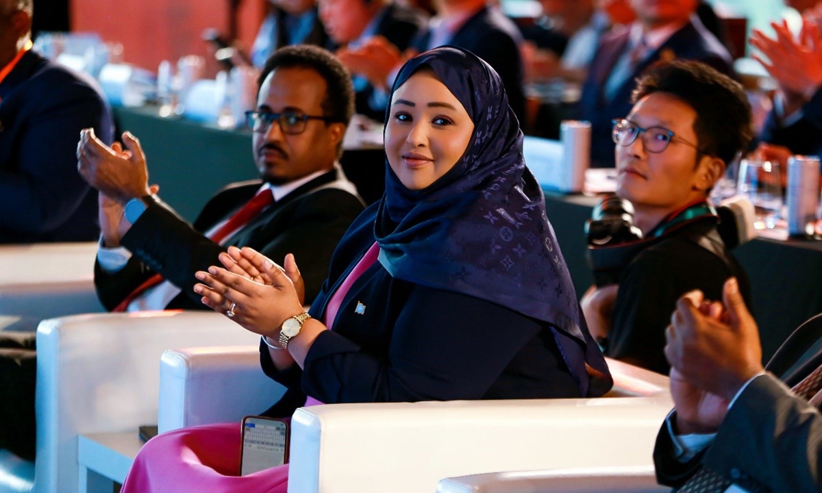 Gamal Mohamed Hassan, Minister of Commerce and Industry of Somalia (left) and Hodan Osman Abdi, Somali Ambassador to China (center) at the high-level economic forum in Beijing Photo: Courtesy of the Somali Embassy in Beijing
