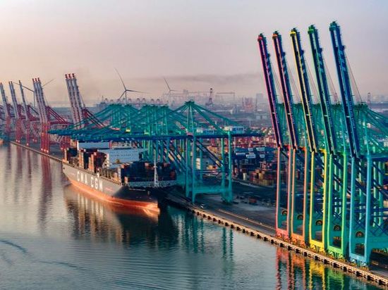 China home to eight of world's top 10 ports by cargo throughput