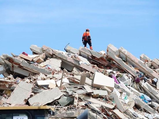 Venezuela quake death toll rises to 1,719