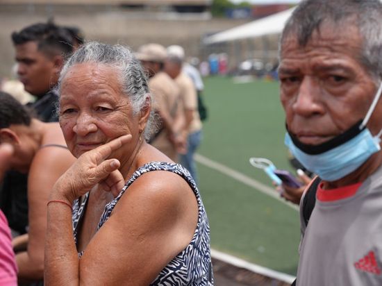 Venezuela quake death toll rises to 1,943, over 10,000 injured