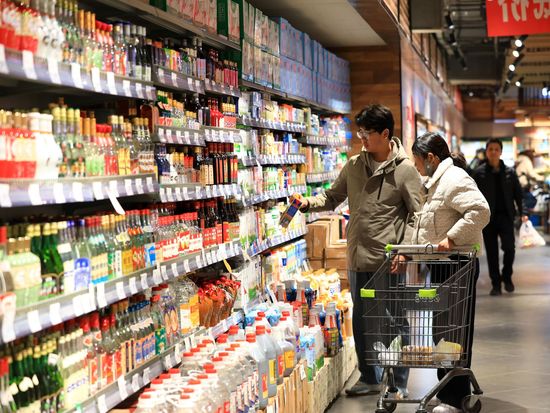China to accelerate innovative development of retail industry