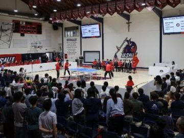 Chinese table tennis team turns school gym into stage for friendship