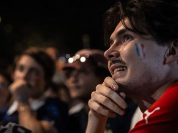 Fans watch France-Morocco World Cup quarterfinal broadcast in Paris