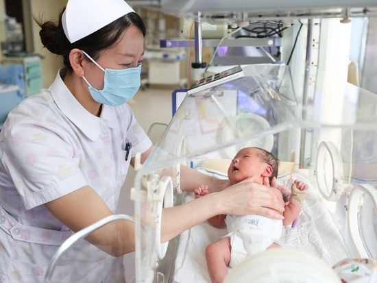 China expands early pregnancy care, empowers youth