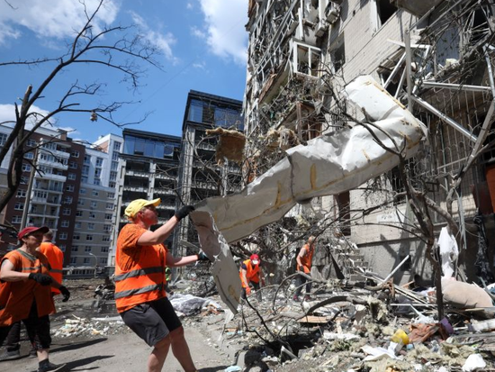 China's tents rise where buildings fell in Venezuela quake zone