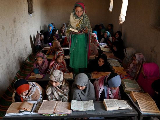 Afghanistan's population surges to 37.2 mln, up 2.2 pct year-on-year