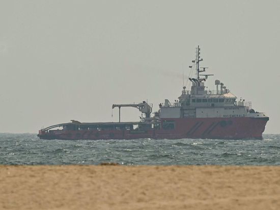 Iran says negotiations 'off the table' till US backs down from its positions on Lebanon, Hormuz Strait