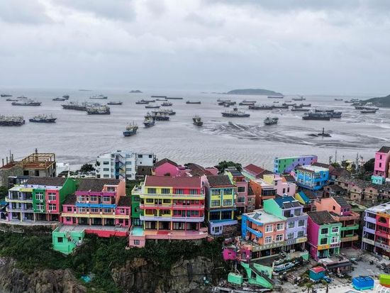 Typhoon Bavi makes landfall in east China's Zhejiang