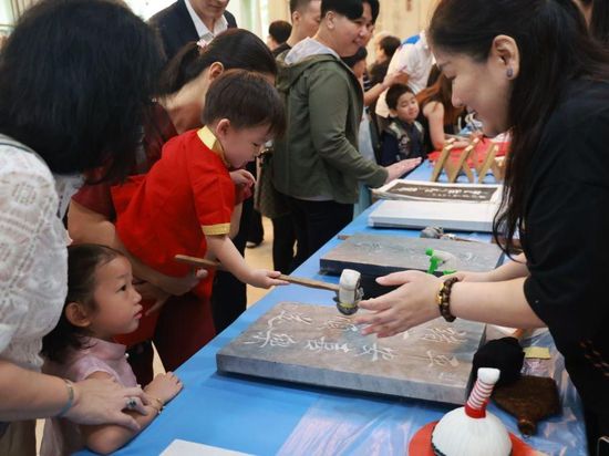 Chinese embassy in Philippines holds Open House Day to boost exchange, understanding