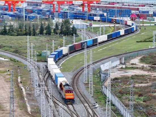 China's railway passenger trips top 2.3 bln in first half