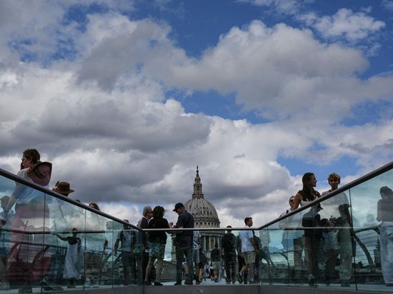 Over 2,700 may have died due to England heatwaves: researchers