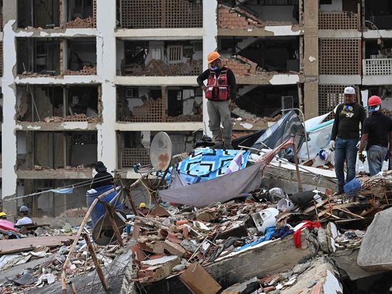 Venezuela quake death toll rises to 4,490
