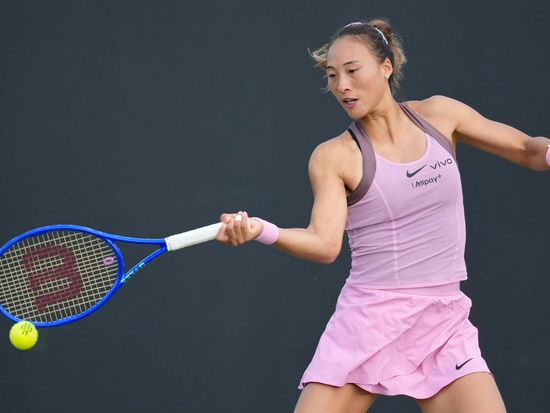 Zheng Qinwen powers past Bouzas Maneiro in Athens opener
