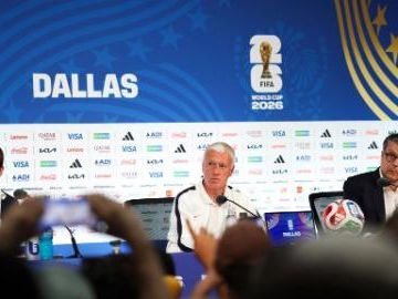 France coach Deschamps says Spain is World Cup favorite