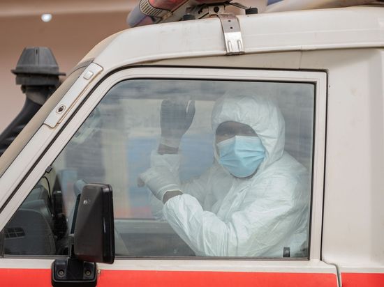 WHO warns now 'not the time to drop the ball' as Ebola cases surge
